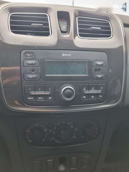 Renault Logan 2018 - фото 11