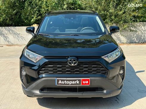 Toyota RAV4 2021 черный - фото 2