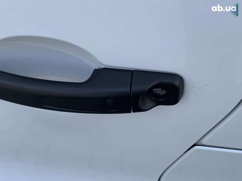 Renault Trafic 2021 - фото 23