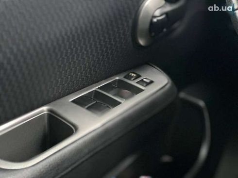 Nissan Tiida 2012 - фото 21