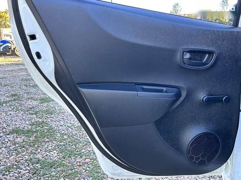 Toyota Yaris 2012 - фото 28