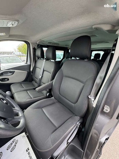 Renault Trafic 2016 - фото 16