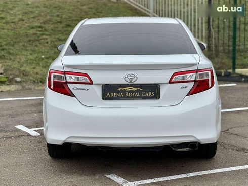 Toyota Camry 2014 - фото 11