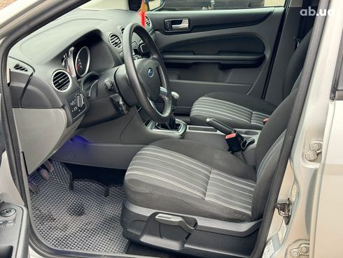 Ford Focus 2010 серый - фото 13