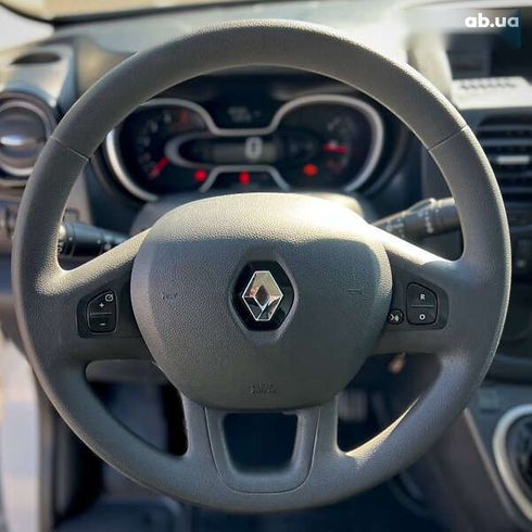Renault Trafic 2021 - фото 23