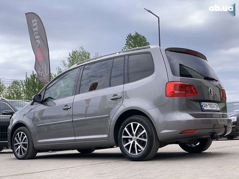 Volkswagen Touran 2011 - фото 18
