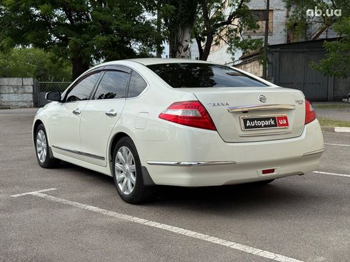 Nissan Teana 2012 белый - фото 3
