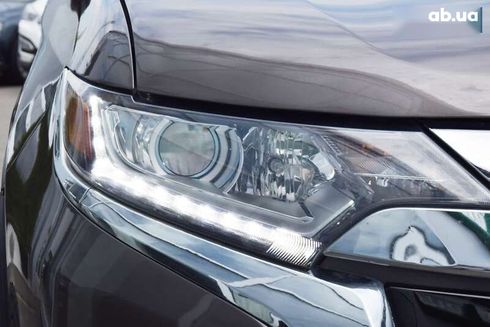 Mitsubishi Outlander 2017 - фото 16