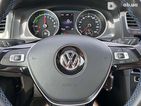 Volkswagen e-Golf 2019 - фото 24