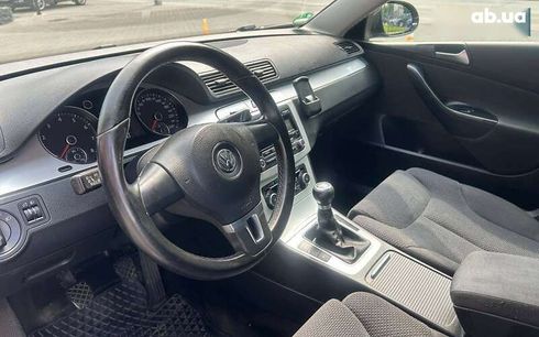 Volkswagen Passat 2010 - фото 11