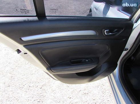 Renault Megane 2017 - фото 10