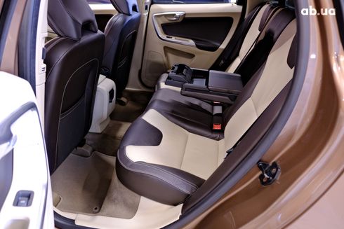 Volvo XC60 2012 бежевый - фото 8