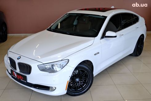 BMW 5 серия 2012 белый - фото 2
