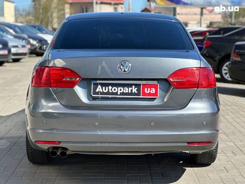 Volkswagen Jetta 2012 серый - фото 6