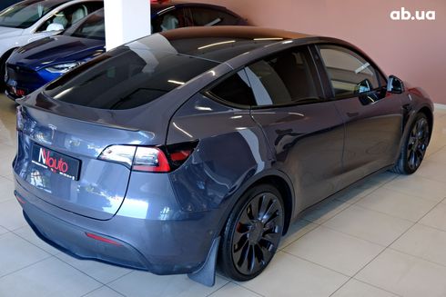 Tesla Model Y 2023 серый - фото 5