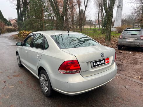 Volkswagen Polo 2013 бежевый - фото 7