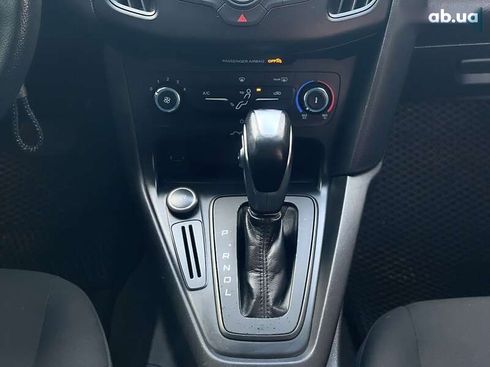 Ford Focus 2015 - фото 16