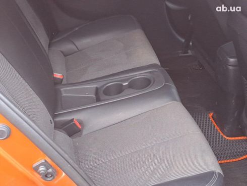 Hyundai Veloster 2016 оранжевый - фото 12