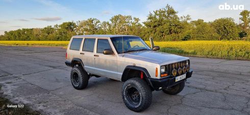 Jeep Cherokee 1998 серебристый - фото 5