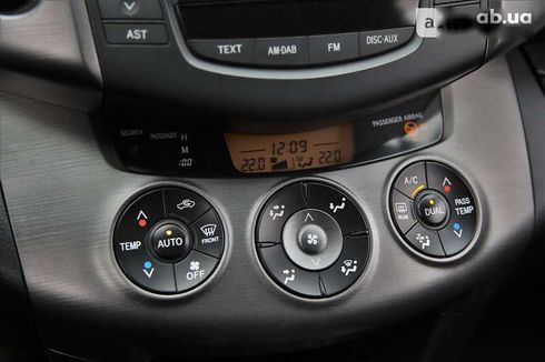 Toyota RAV4 2011 - фото 17