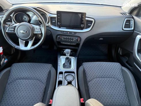Kia Cee'd 2020 серый - фото 12