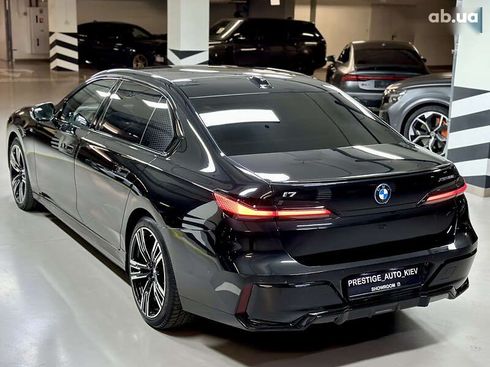 BMW i7 2022 - фото 22