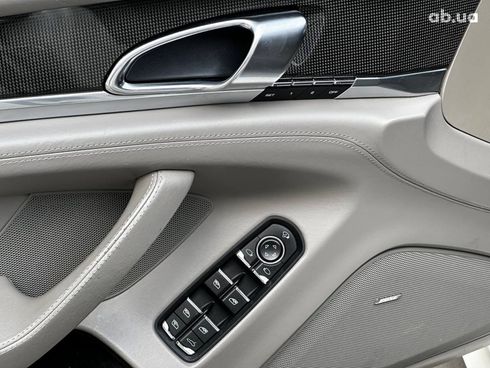 Porsche Panamera 2010 белый - фото 13