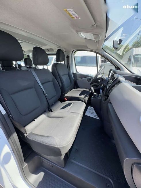 Renault Trafic 2018 - фото 22