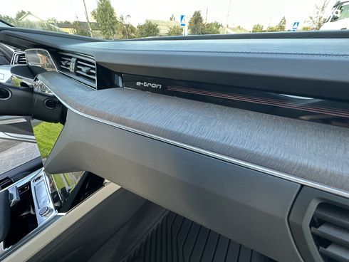 Audi E-Tron 2021 белый - фото 5