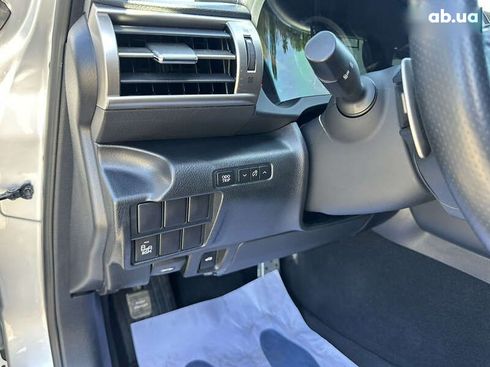Lexus IS 2015 - фото 23