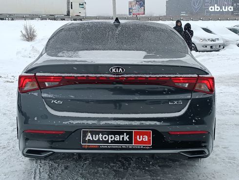Kia K5 2020 серый - фото 11