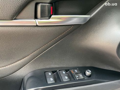 Toyota Camry 2017 черный - фото 31