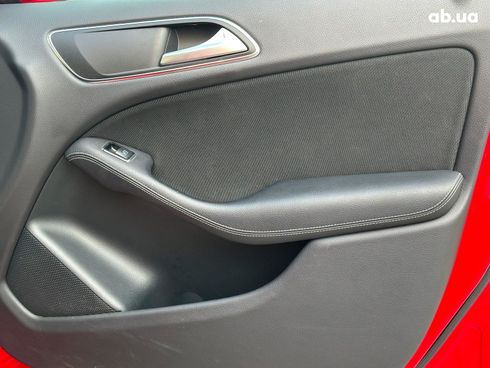 Mercedes-Benz B-Класс 2017 красный - фото 24