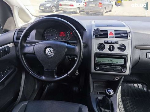 Volkswagen Touran 2009 - фото 14