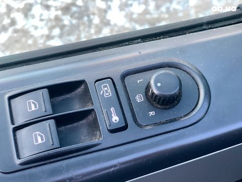 Volkswagen Multivan 2007 серый - фото 25