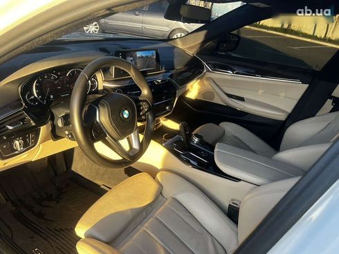 BMW 5 серия 2017 - фото 15