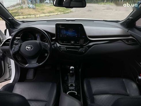 Toyota C-HR 2017 - фото 25