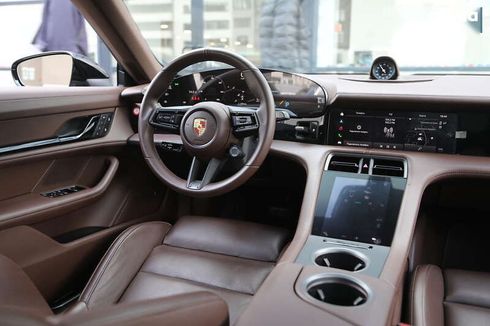 Porsche Taycan 2023 - фото 18