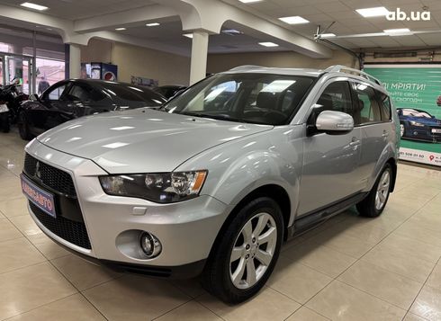 Mitsubishi Outlander XL 2010 серый - фото 3