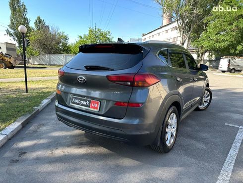 Hyundai Tucson 2019 серый - фото 24