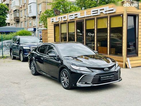 Toyota Camry 2021 - фото 5
