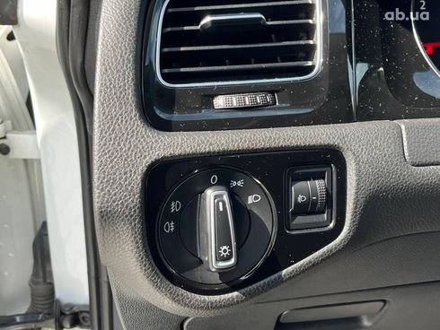 Volkswagen Golf 2015 белый - фото 44