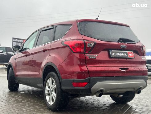 Ford Escape 2019 красный - фото 8