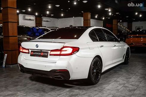 BMW 5 серия 2017 - фото 6