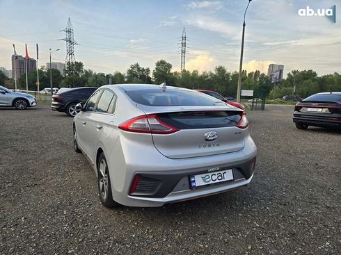 Hyundai Ioniq 2019 - фото 8