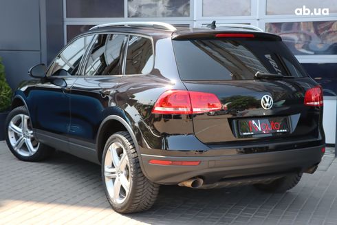 Volkswagen Touareg 2016 черный - фото 3