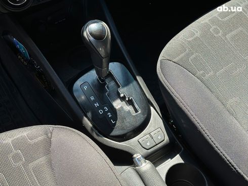 Kia Rio 2013 белый - фото 22