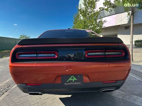 Dodge Challenger 2020 - фото 8