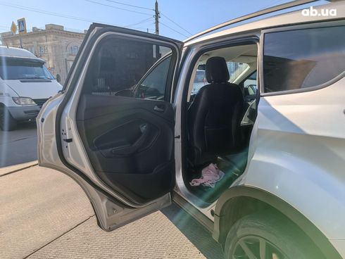 Ford Escape 2019 серый - фото 13
