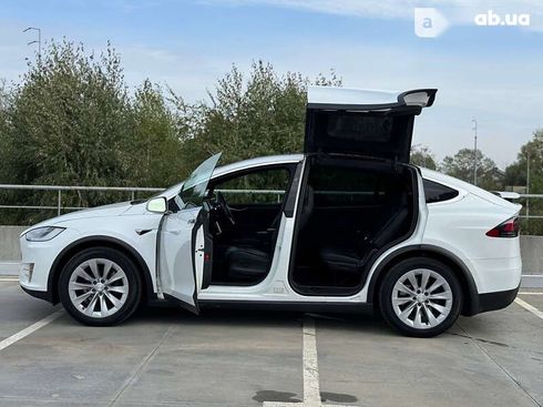 Tesla Model X 2017 - фото 25